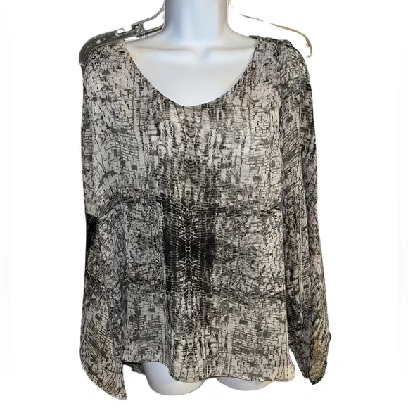 Jennifer Lopez Flutter Sleeve V- Neck Sheer Top Size L - Picture 1 of 11